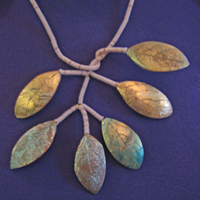 kandiner_leaf_necklace.jpg